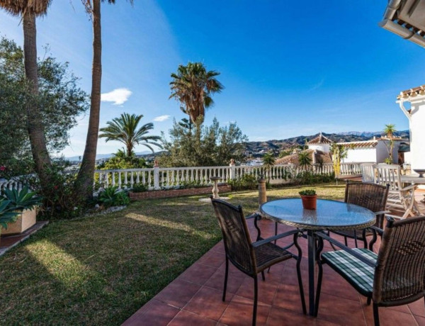 Chalet independiente en venta en Urb. Torrox Park, Torrox thumbnail 1