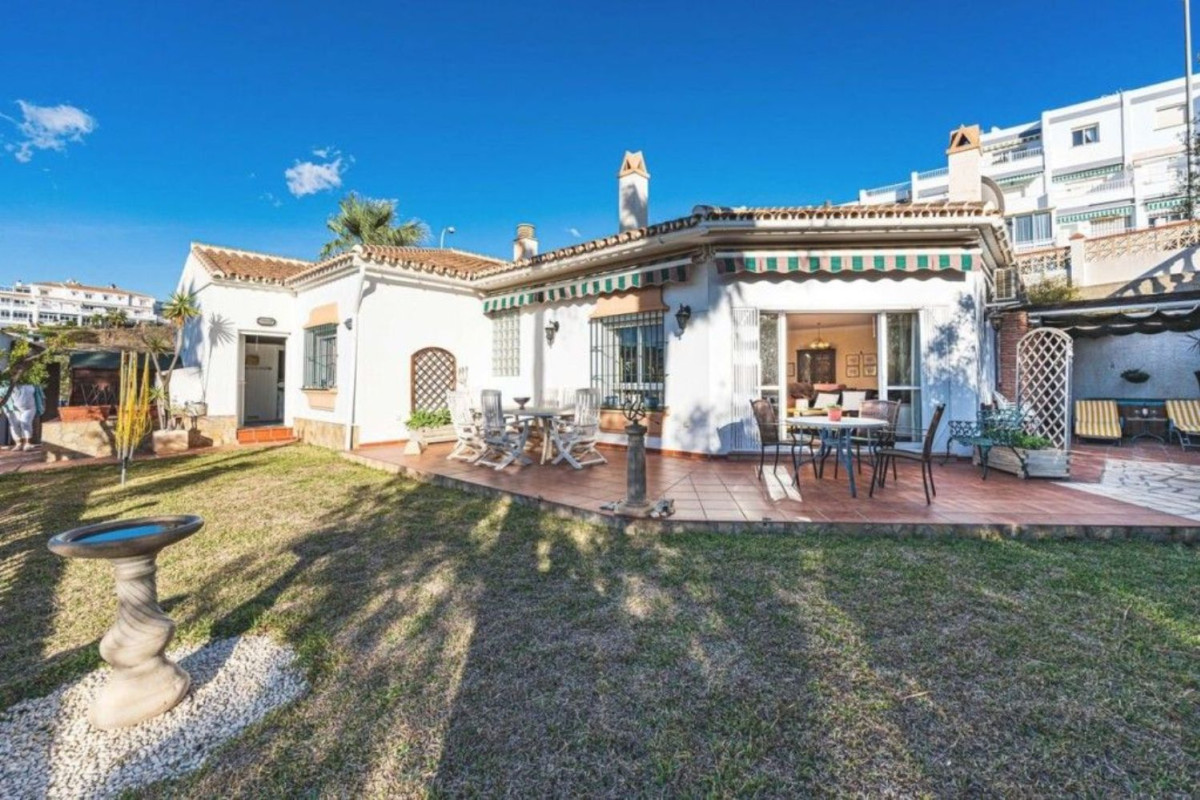 Продажа отдельного шале в  Urb. Torrox Park, Торрокс photo 3