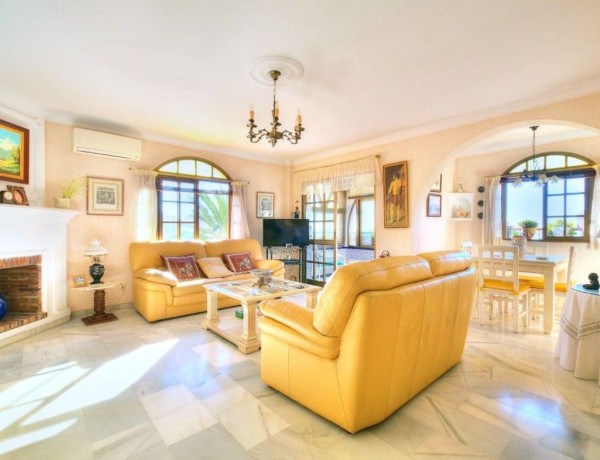 Piso en venta en Urb. Torrox Costa, Torrox photo 1