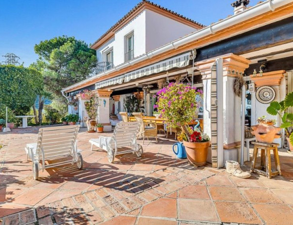 Detached villa for sale in Urb. Selwo, Estepona photo 1