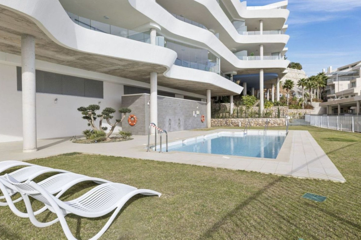 Продажа квартиры на Calle Rododendro, Бенальмадена
photo 1