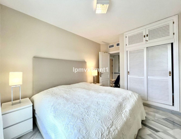 Продажа квартиры в Urbanización Cerrado de Elviria, Marbella photo 1