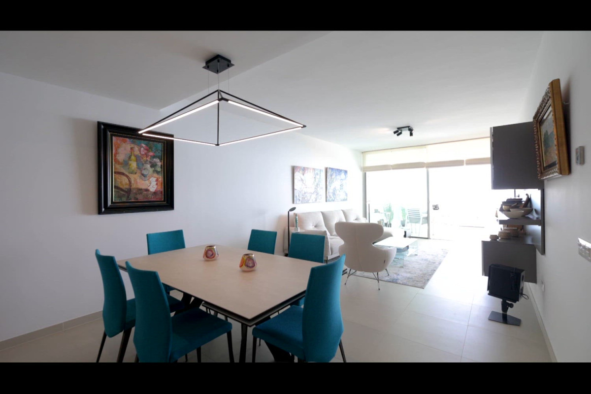 Продажа квартиры на Calle Rododendro, 61, Бенальмадена
photo 1