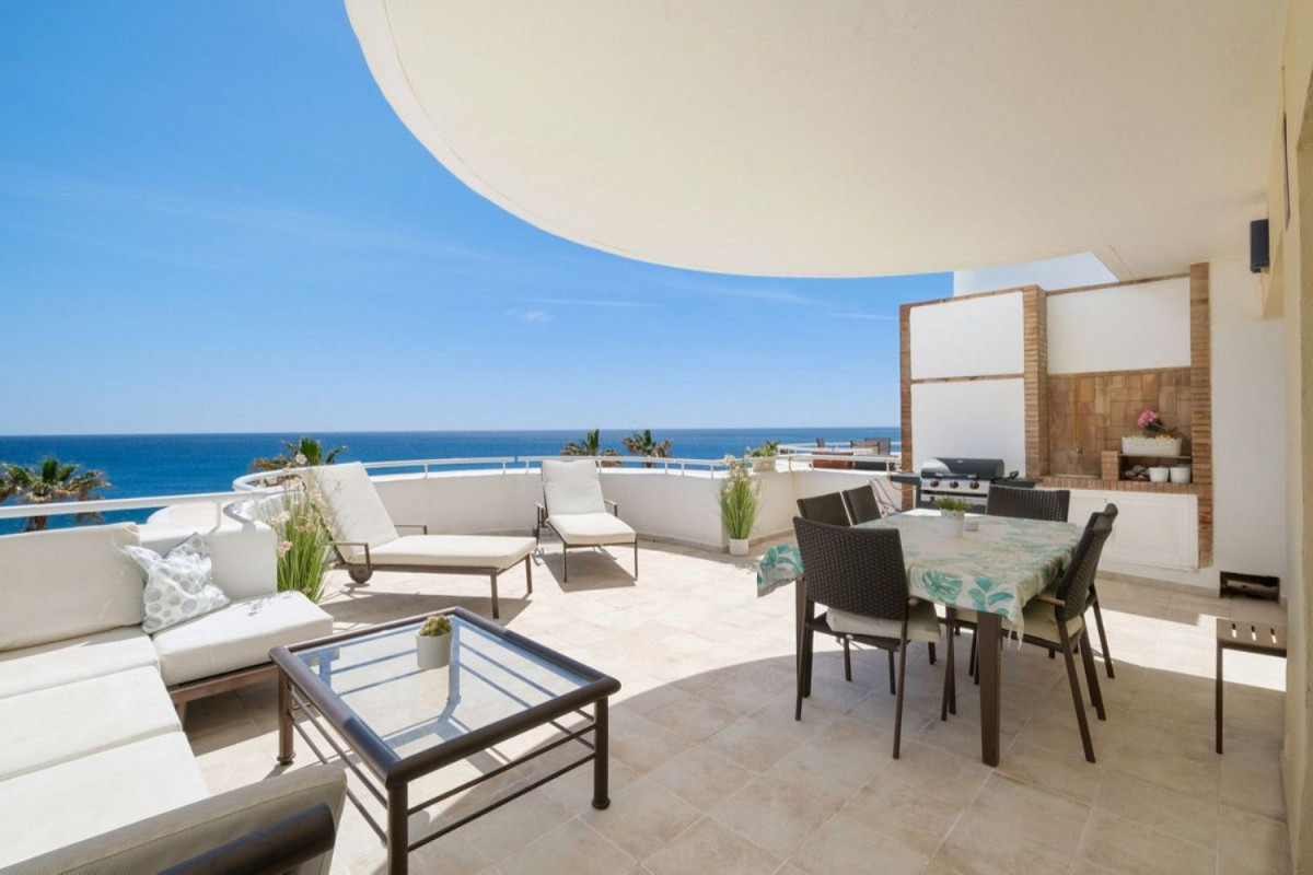 Duplex sale in Carretera Nacional N-340, Estepona photo 3