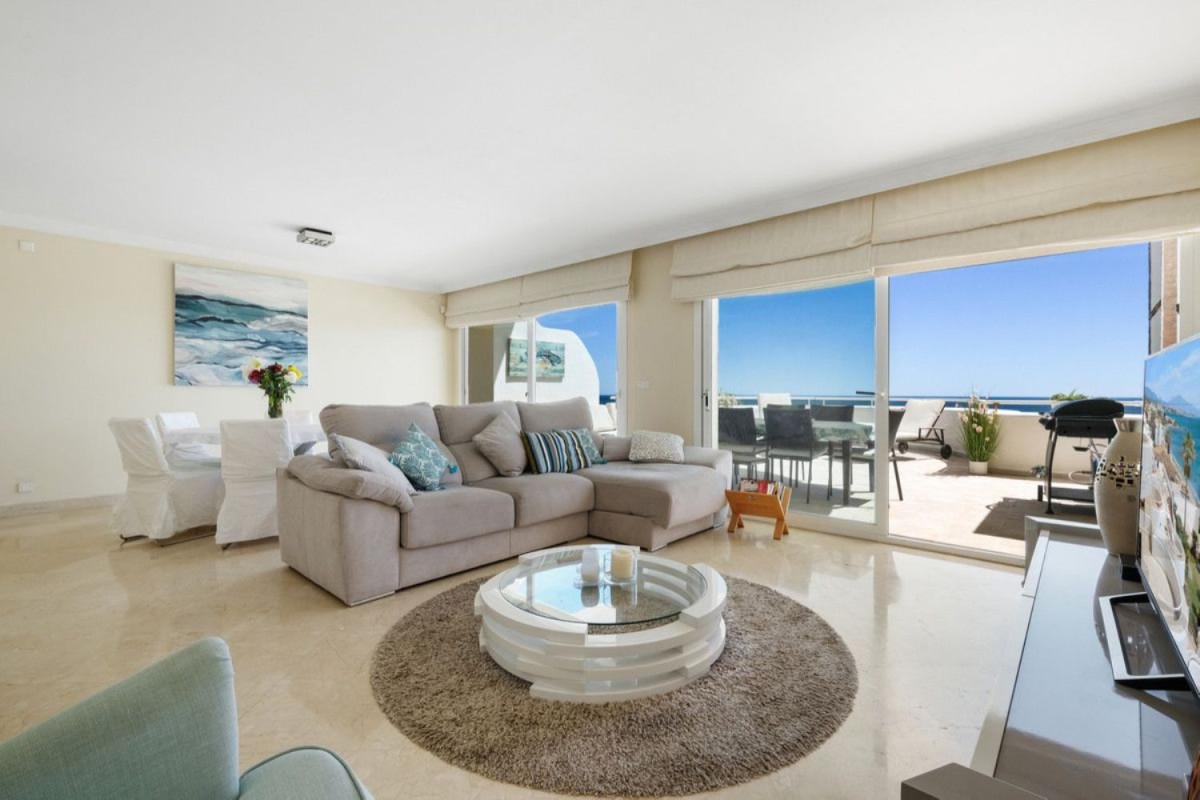 Duplex sale in Carretera Nacional N-340, Estepona photo 5