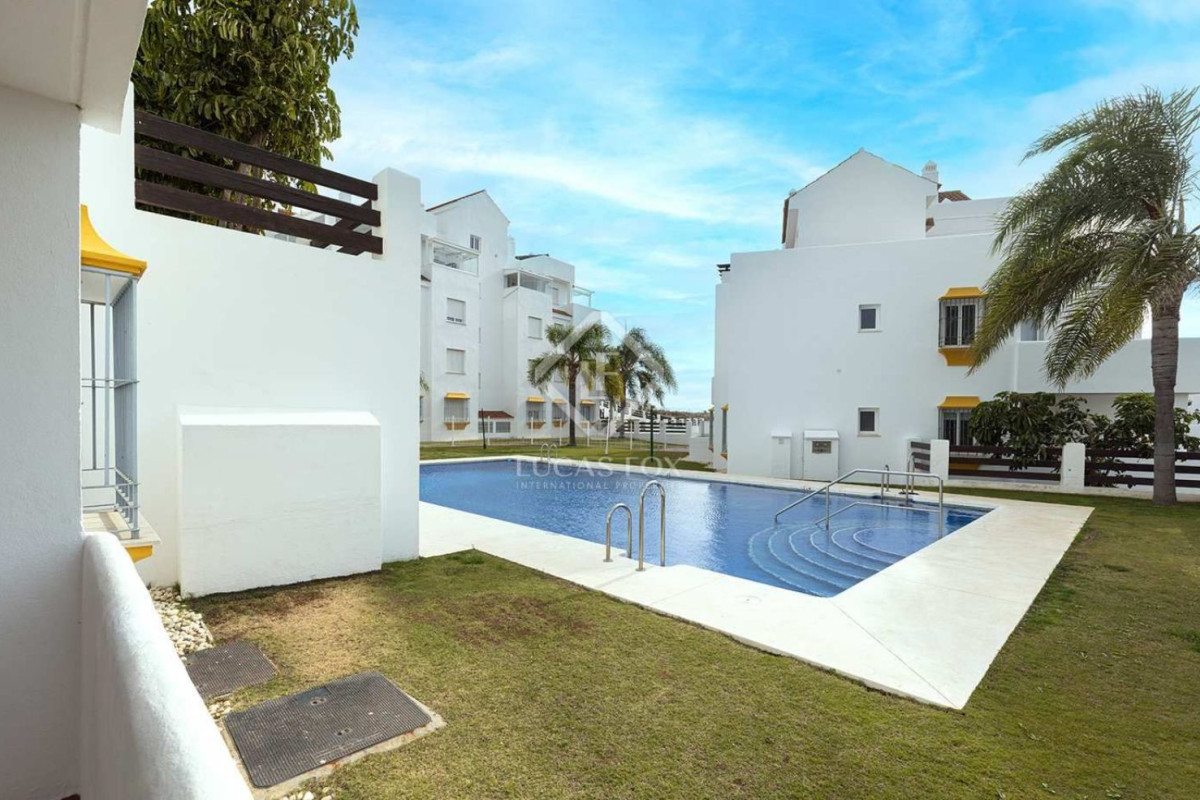 Sale of apartment in Calle Nicaragua, Estepona
photo 3