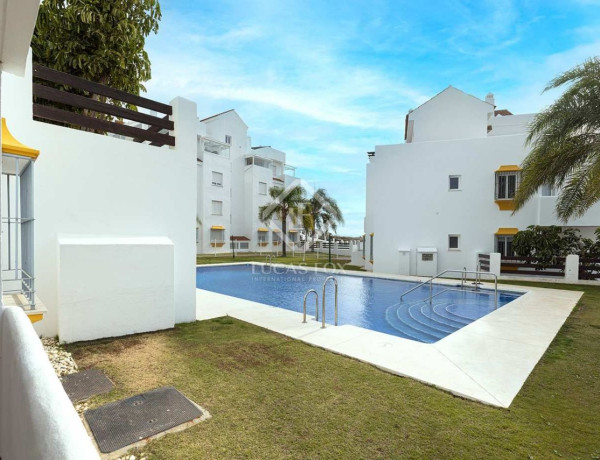 Apartment for sale in  Calle Nicaragua, Estepona photo 3