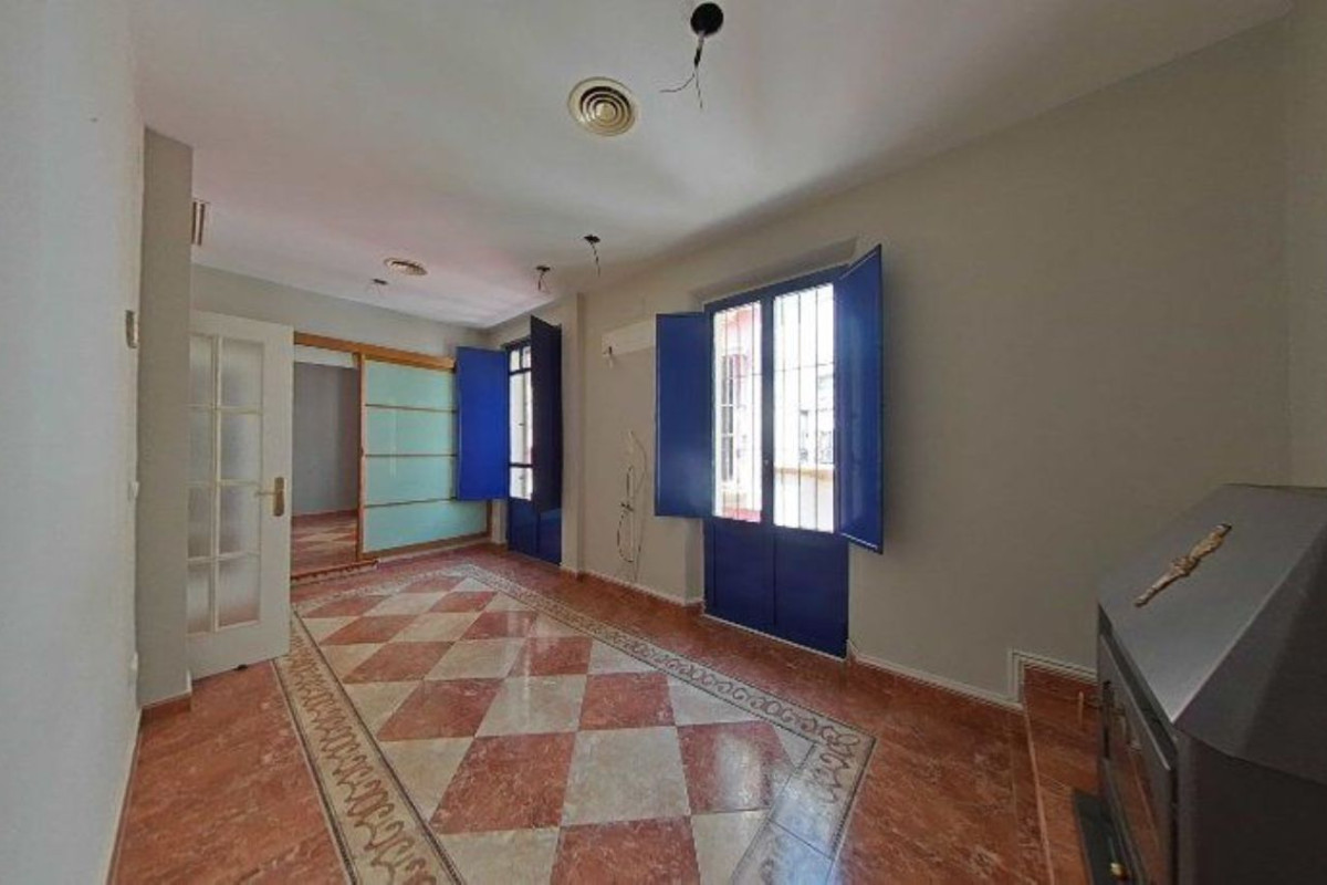 Продажа отдельного шале в  Calle Goyeneta, Севилья photo 3