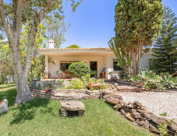 Chalet independiente en venta en Ronda Urb el Faro, Mijas photo 1