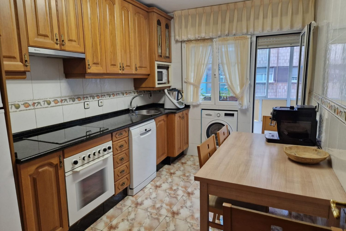 Sale of apartment in Calle Hernan Cortes, Castrillon
photo 1