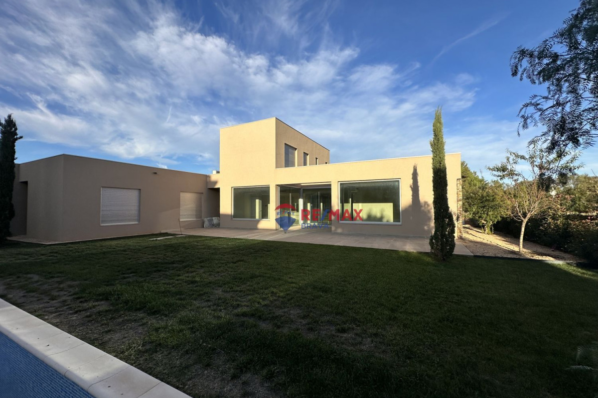 Casa o chalet independiente en venta en calle l'Albera, 3, Peralada
photo 1