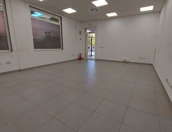 Local en venta en calle Eibar photo