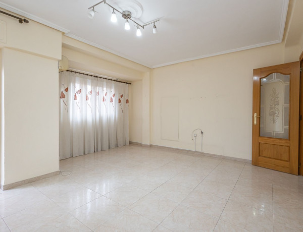 Piso en venta en , Alaquás photo 2