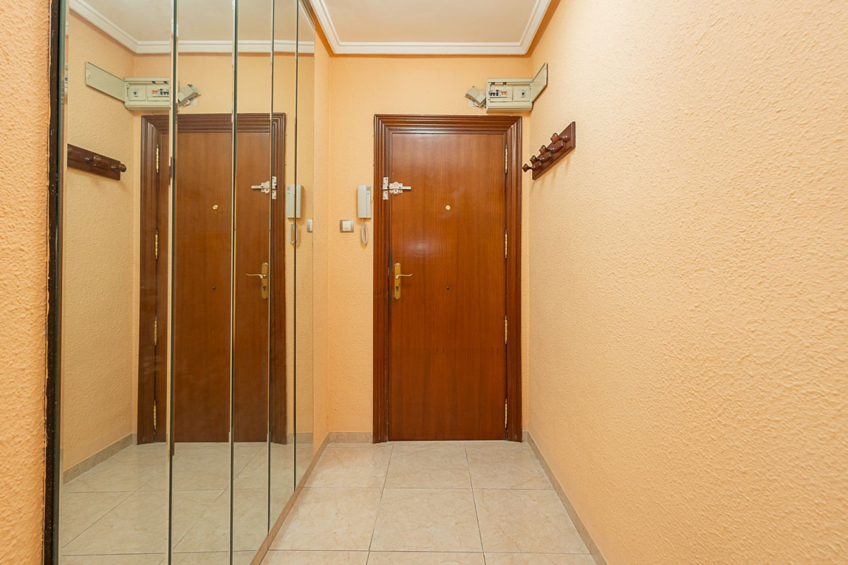 Piso en venta en calle de l'Est, Алаквас
photo 3