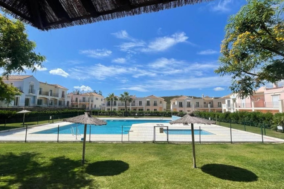 Sale of townhouse in Urbanización Puente Esuri , Ayamonte photo 2
