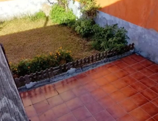 Chalet adosado en venta en torrente ballester , A Coruña photo 1