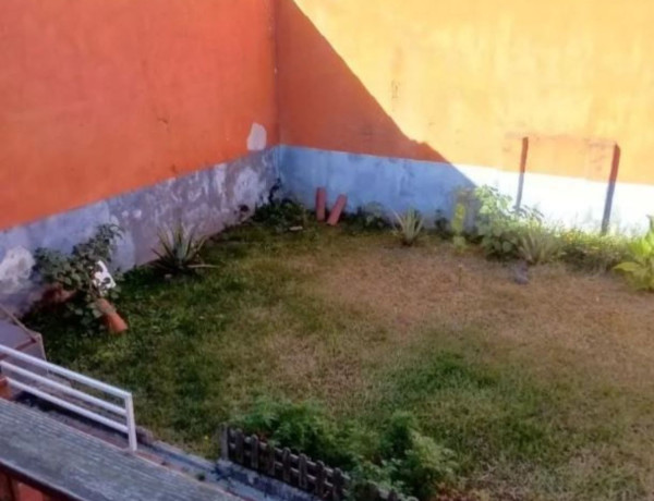 Chalet adosado en venta en torrente ballester , A Coruña thumbnail 1