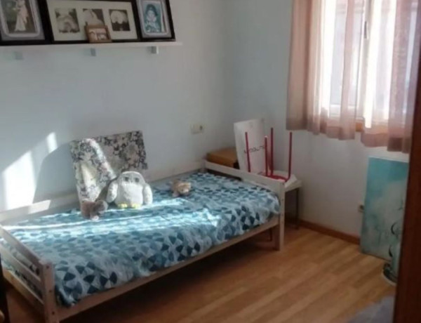 Chalet adosado en venta en torrente ballester , A Coruña thumbnail 2