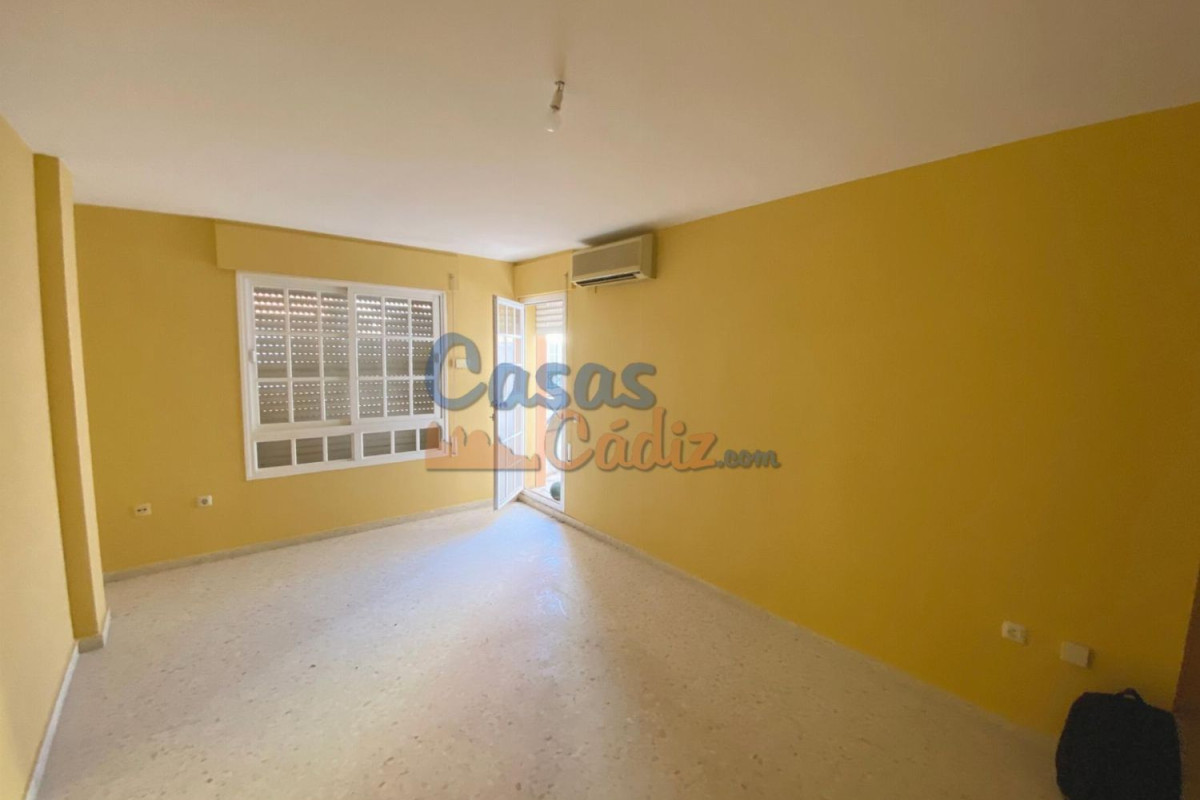 Продажа квартиры на Calle San Diego de Alcalá, 1, Эль-Пуэрто-де-Санта-Мария
 photo 3