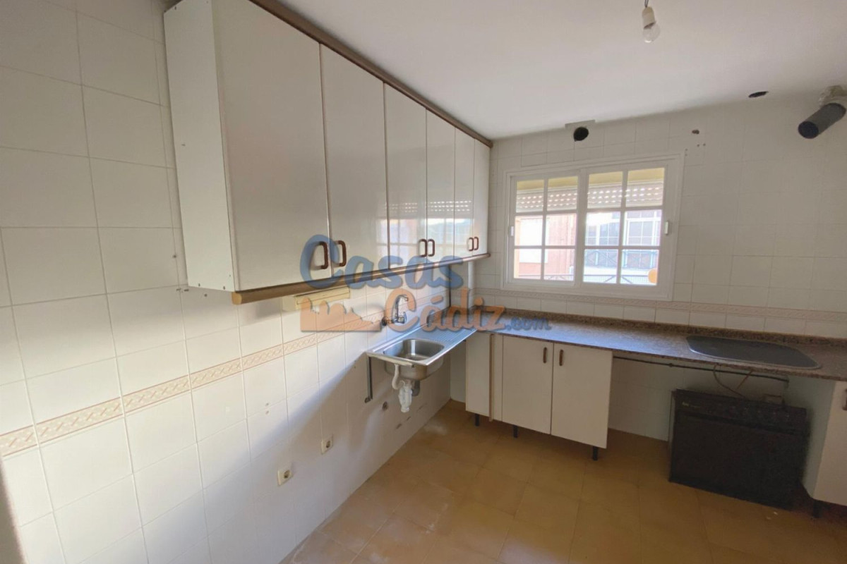 Продажа квартиры на Calle San Diego de Alcalá, 1, Эль-Пуэрто-де-Санта-Мария
 photo 5
