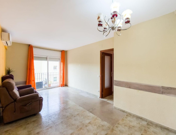 Piso en venta en  Nucli Urbà , Esparreguera photo 1