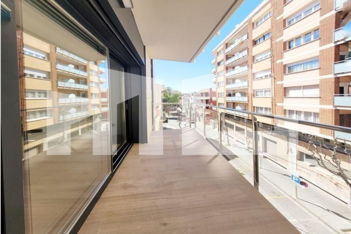 Venta de bajo en Centre, Badalona
 photo 4