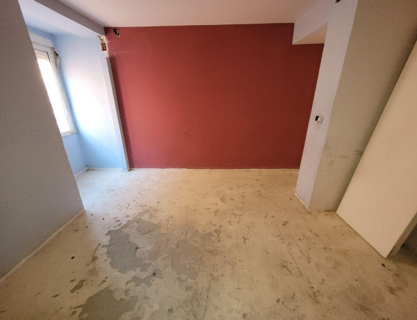 Продажа первого этажа в  Calle de Agustina de Aragón, Zaragoza photo 2