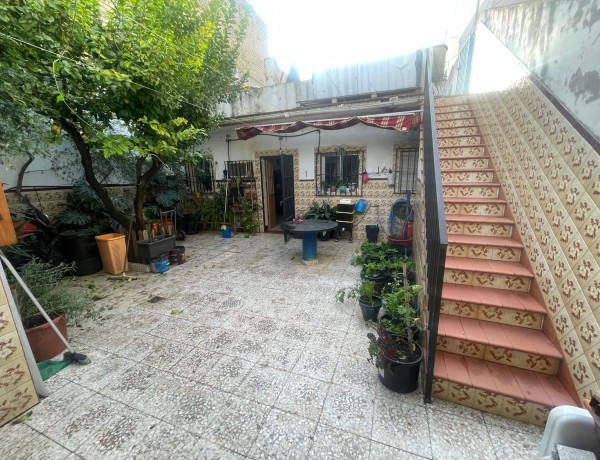 Chalet adosado en venta en  Centro - Doña Mercedes , Dos Hermanas photo 2
