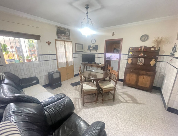 Chalet adosado en venta en  Centro - Doña Mercedes , Dos Hermanas photo 3