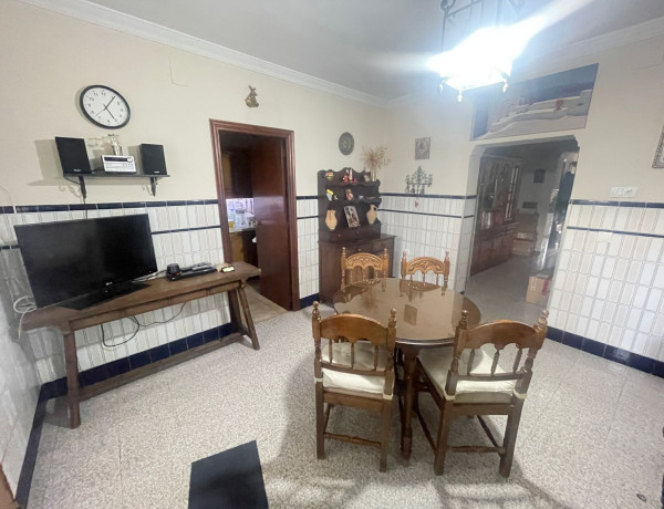Chalet adosado en venta en  Centro - Doña Mercedes , Dos Hermanas photo 4