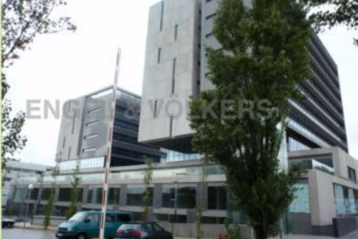 Продажа офиса на Via Augusta , Сант-Кугат-дель-Вальес photo 1