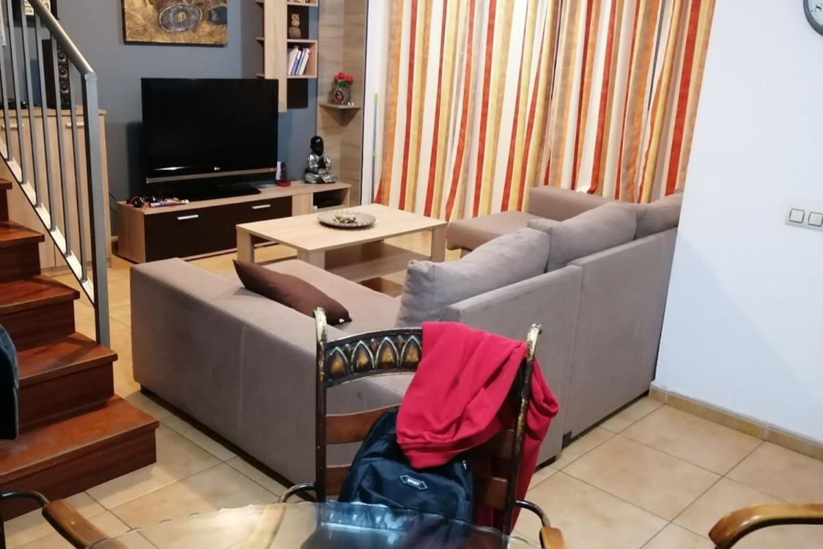 Sprzedaż niezależnego domku jednorodzinnego w Ebro, 53, Telde photo 1