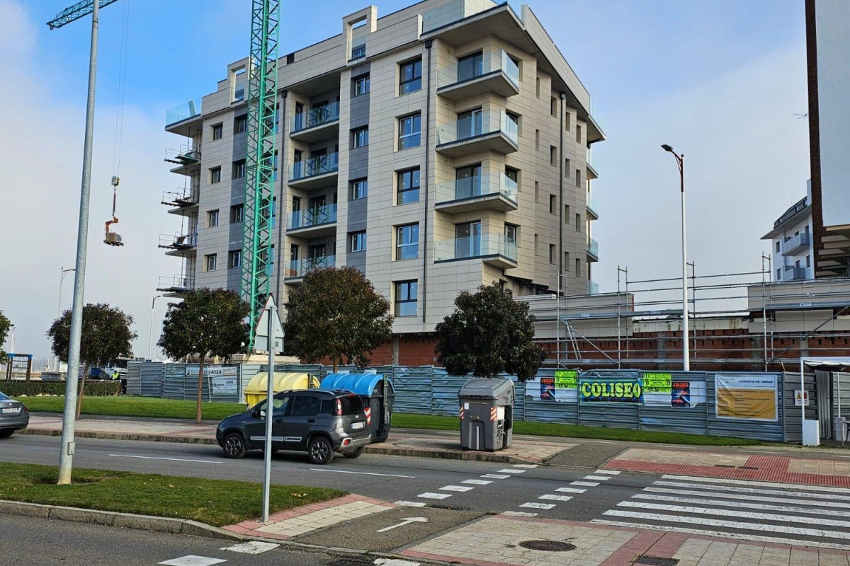 Продажа квартиры на Calle José María Suárez González s/n, Леон
photo 3