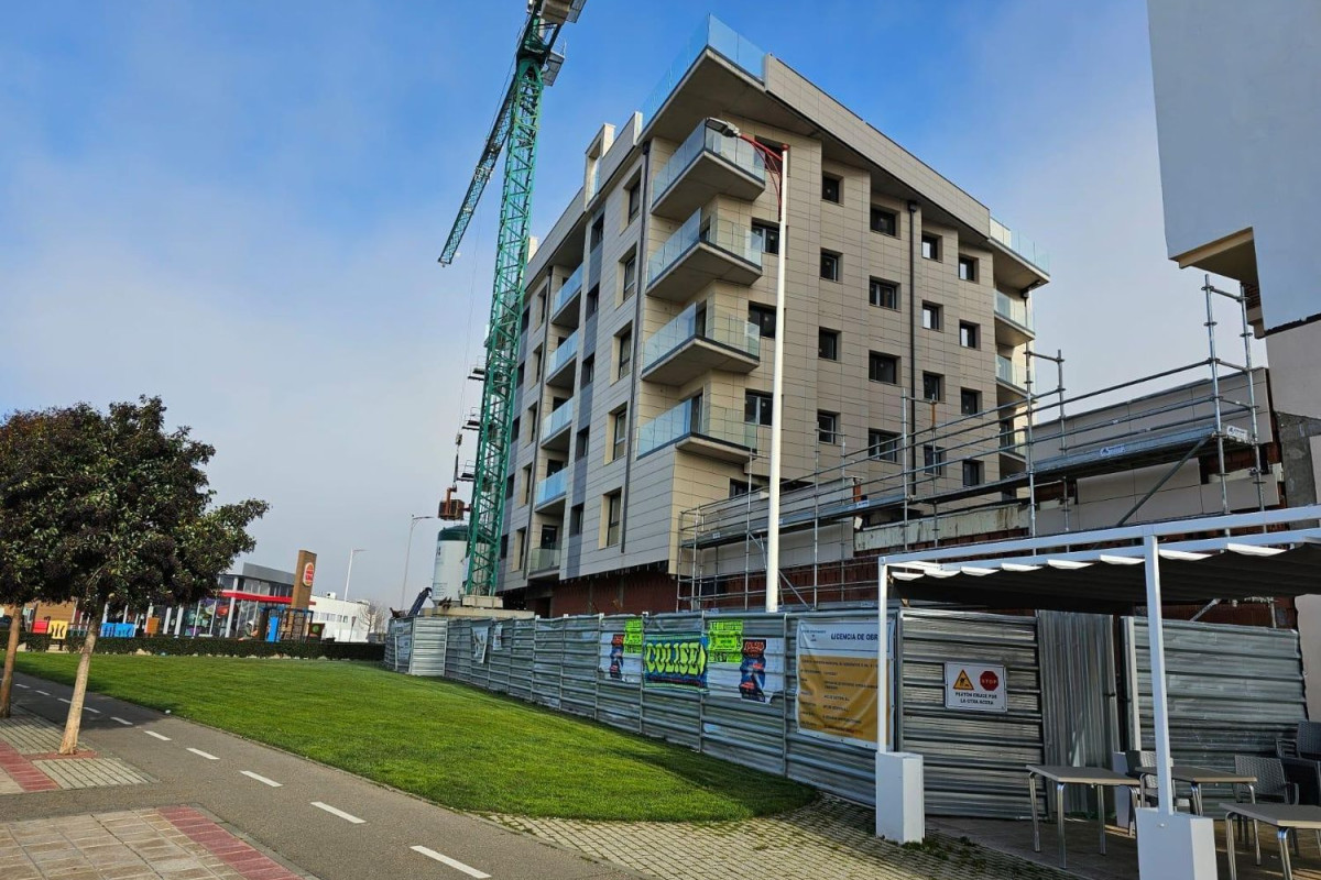 Продажа квартиры на Calle José María Suárez González s/n, Леон
photo 4