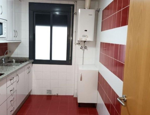 Piso en venta en  Santa Rosa - Valdeolleros , Distrito Santa Rosa - Valdeolleros photo 2