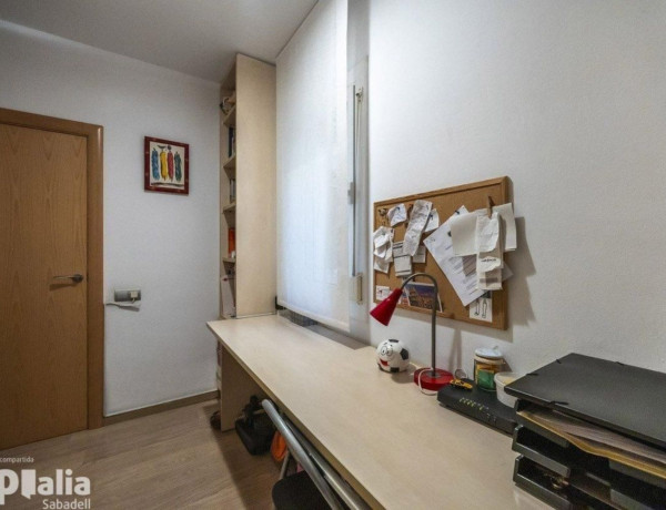 Piso en venta en  Centre , Sabadell photo 4