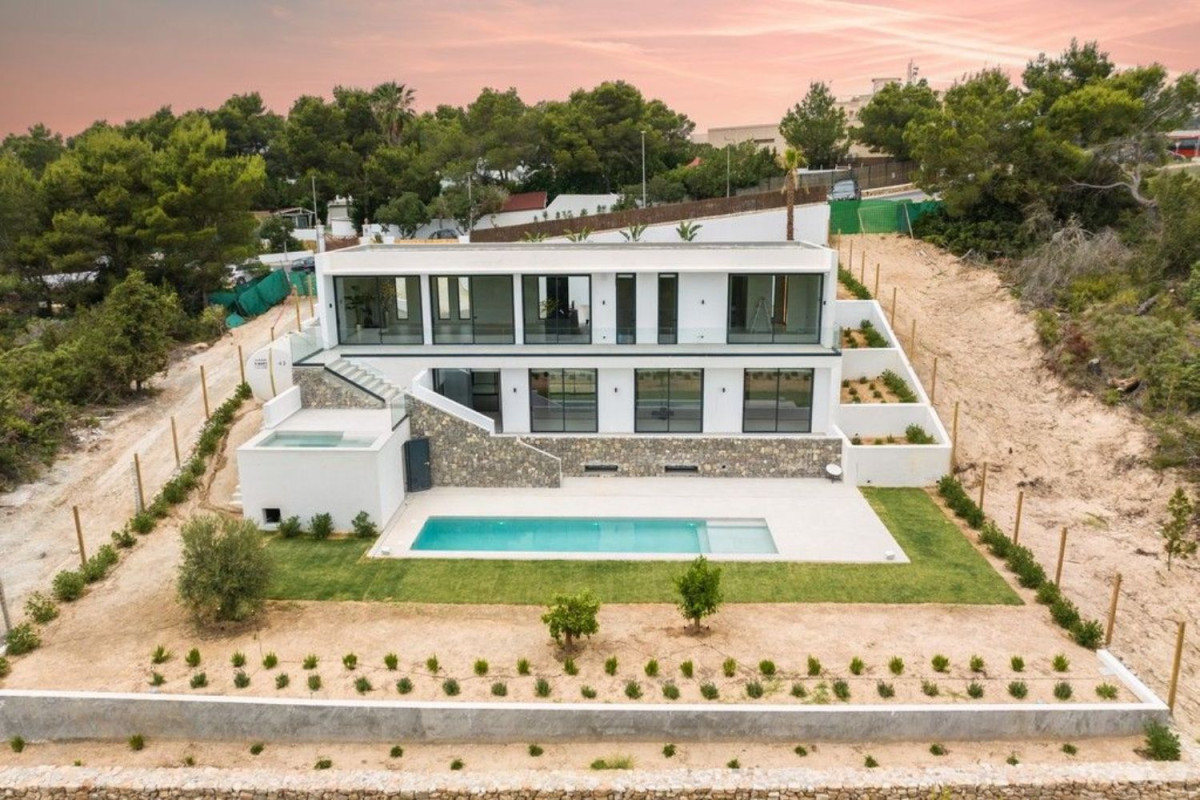 Sale of independent chalet in Cala Tarida, San Joseph of the Tower
 photo 3