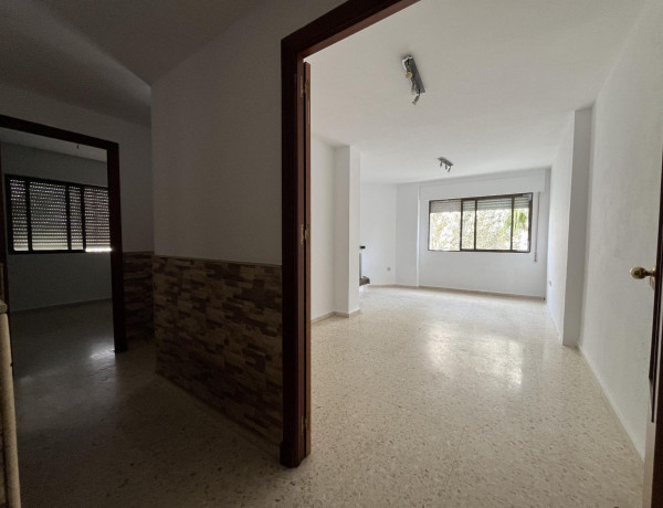 Apartment for sale in Cobreros Viejo , San Fernando thumbnail 2