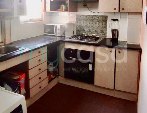 Piso en venta en  Calle de Baldomer Solà, Badalona photo 2