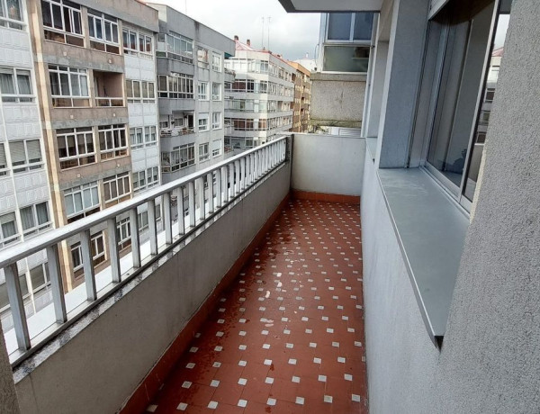Apartment for sale in Calle de Barcelona, Vigo thumbnail 2