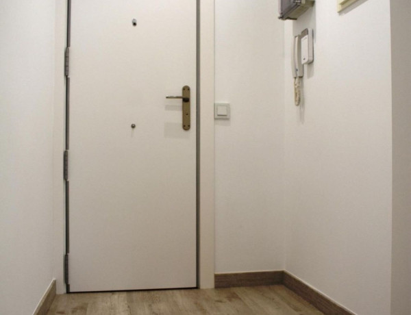 Piso en venta en  Calle de l'Església, 96, Castelldefels photo 3