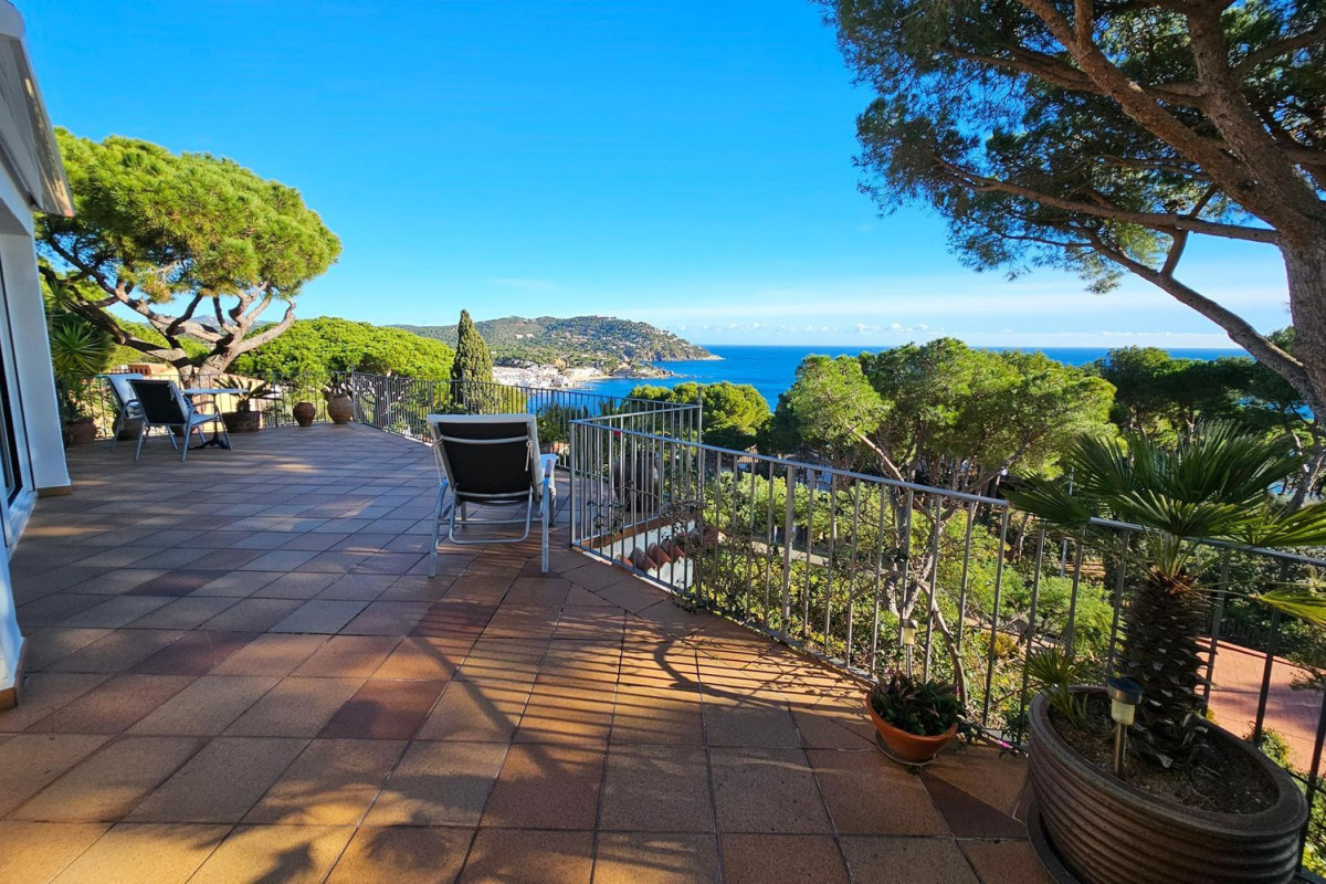 Sale of apartment in Avenida Baldomer Gili i Roig, Palafrugell
 photo 2