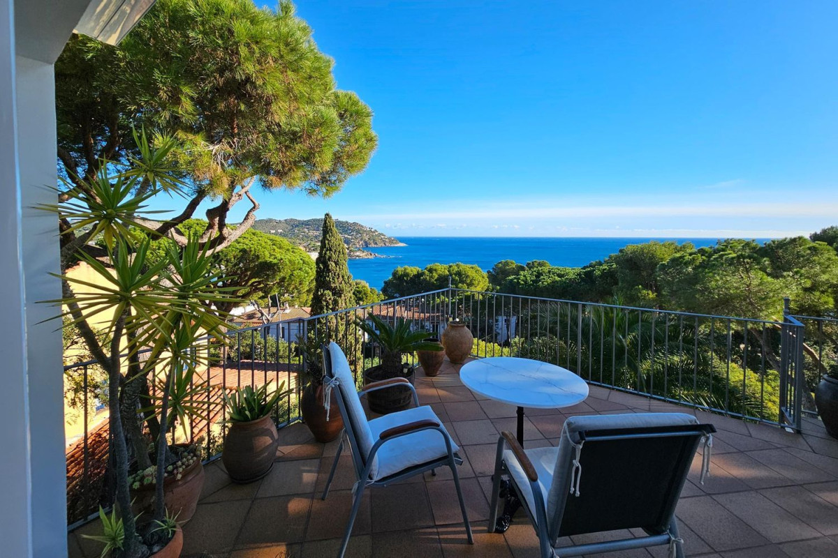 Sale of apartment in Avenida Baldomer Gili i Roig, Palafrugell
 photo 3