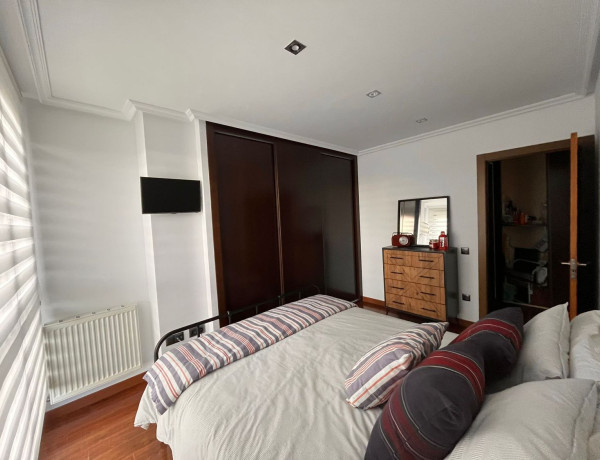 Apartment for sale in  Calle Matilde de la Torre, 2, Llanes photo 3