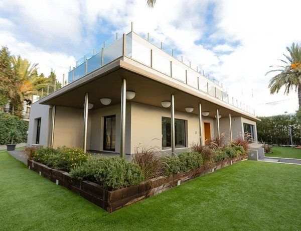 Chalet independiente en venta en Calle Mas d'en Lliri, Sitges thumbnail 2