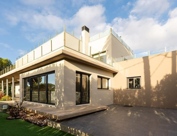 Chalet independiente en venta en  Calle Mas d'en Lliri, Sitges photo 4