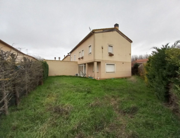 Semi-detached house for sale in , Albillos photo 1