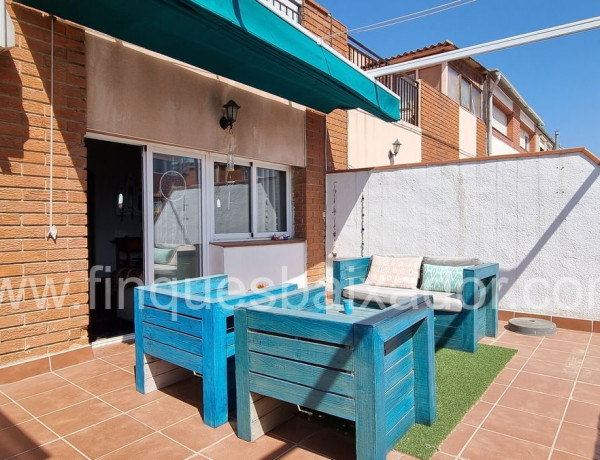 Duplex en venta en Calle Narcis Monturiol, Castelldefels photo 3
