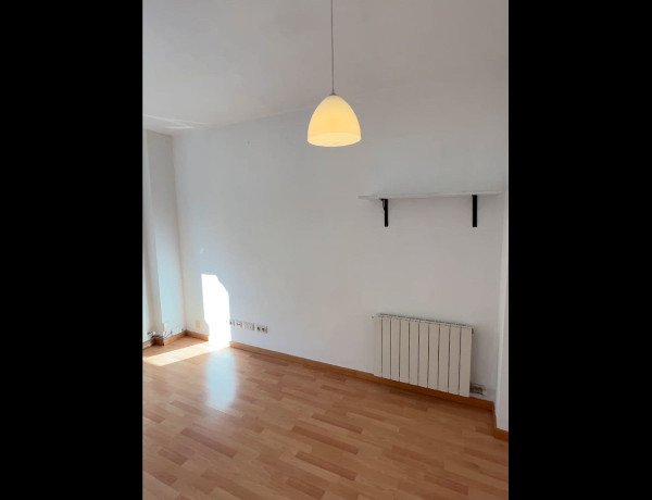 Продажа квартиры в  Avenida Tomas Gimenez, Hospitalet de Llobregat photo 1