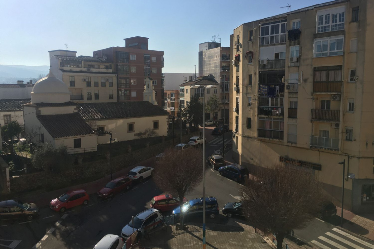 Продажа квартиры на Avenida de la Vera, 19, Пласенсия
 photo 3